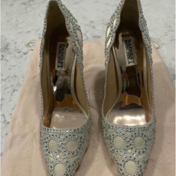 🌟NIB Badgley Mischka Pump, Ivory, 8.5US🌟 - Picture 3 of 9